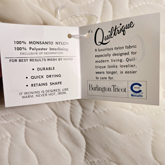 Vintage Cream Quilted Robe with Brown Sateen Accents Size Medium VINTAGE NWT - Picture 7 of 7